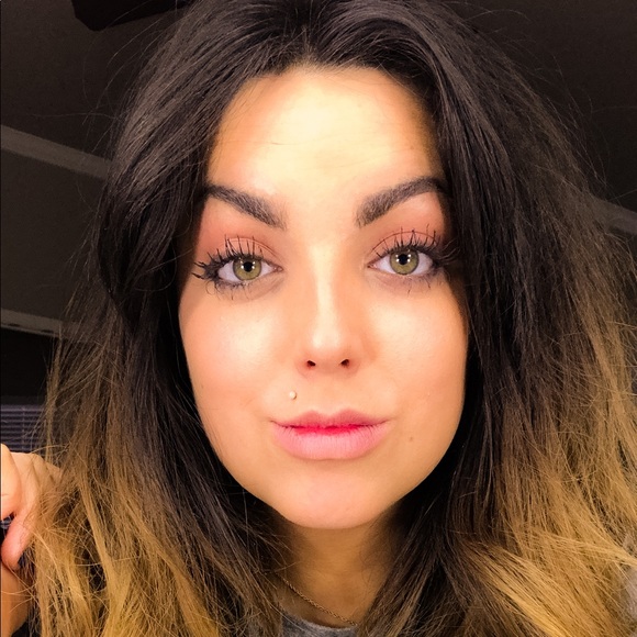 Meet your Posher, Alex - Picture 1 of 1